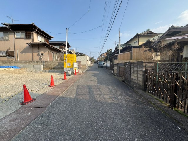 ONE HOUSE－ワンハウスー小倉南区企救丘3丁目　【小倉南区　新築戸建て】の前面道路含む現地写真|現地撮影　2026,1,29　ONE HOUSE－ワンハウスー小倉南区企救丘3丁目　【小倉南区　新築戸建て】