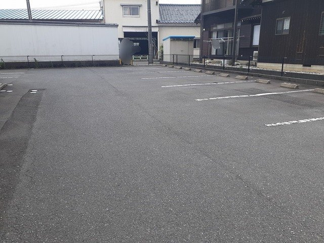 グリーンパレスⅡの駐車場