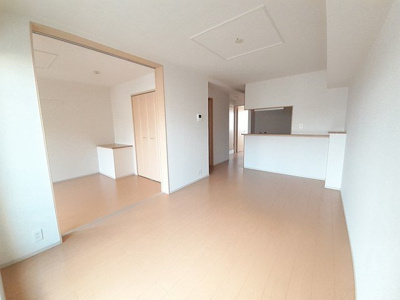 【居間・リビング】 | ポラリスⅠ | ゆったり過ごせる居間です