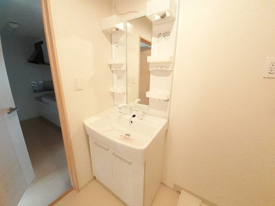 【洗面所】 | ポラリスⅠ | スペースが確保できる洗面所です