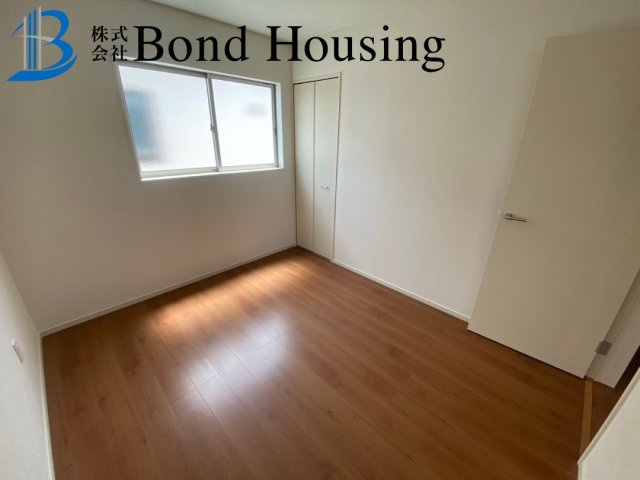 JR魚住駅徒歩8分・お車3台駐車可　魚住町西岡の洋室