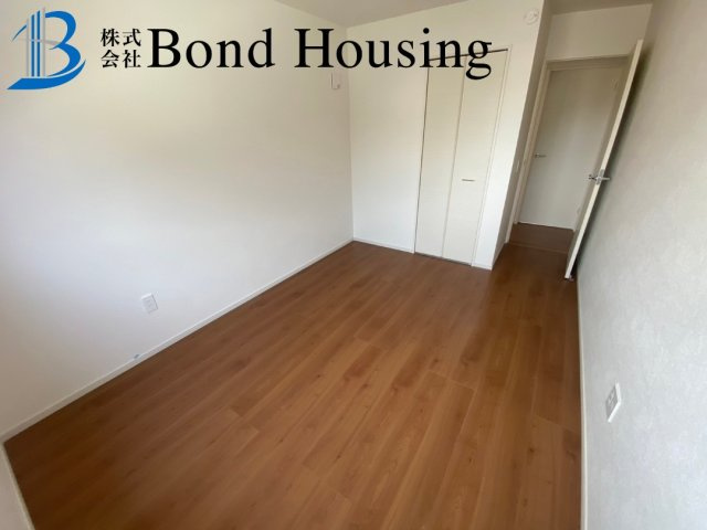 JR魚住駅徒歩8分・お車3台駐車可　魚住町西岡の洋室