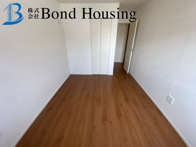 JR魚住駅徒歩8分・お車3台駐車可　魚住町西岡の洋室