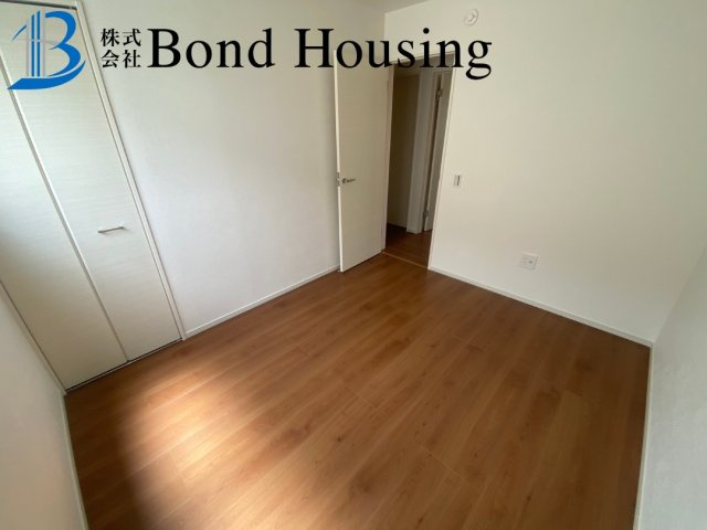 JR魚住駅徒歩8分・お車3台駐車可　魚住町西岡の洋室