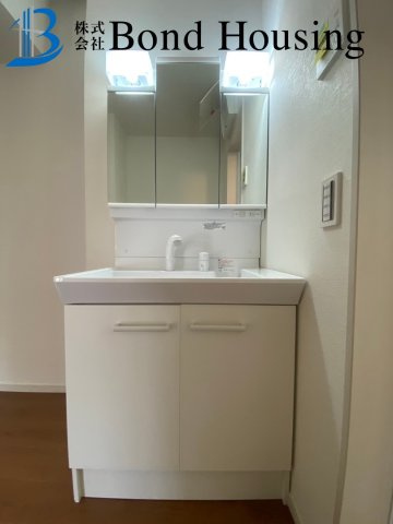 JR魚住駅徒歩8分・お車3台駐車可　魚住町西岡の独立洗面台