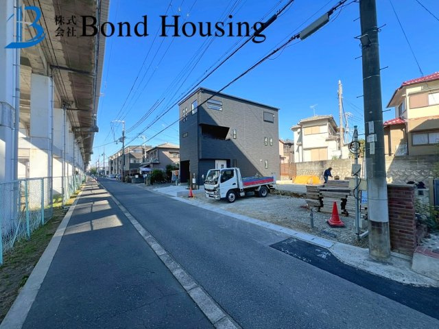 JR魚住駅徒歩8分・お車3台駐車可　魚住町西岡の前面道路含む現地写真