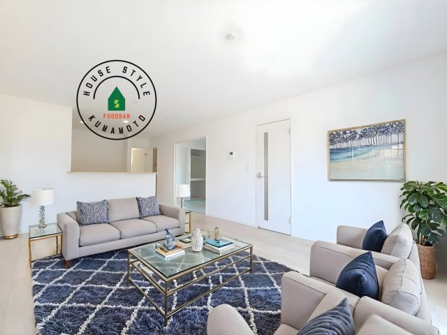 熊本市西区田崎3丁目第1-2棟(1号棟)の内観：施工例|明るく開放的なリビングダイニングは豊かな陽光が注ぎ込み、やすらぎの空間を演出してくれます。ご家族で楽しいひとときをお過ごし下さい。※家具はCGを合成したものです。