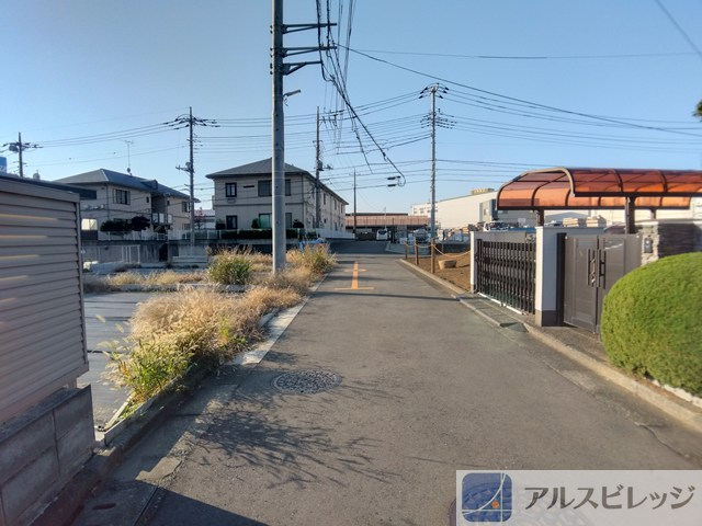 土地/新座市畑中3丁目　全３区画の前面道路含む現地写真