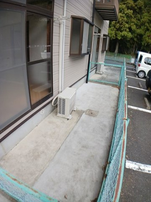 【庭】 | エルデイムわしかわ | 簡単な家庭菜園も楽しめるお庭です
