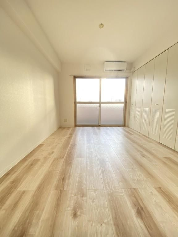 コンフォール平野の洋室