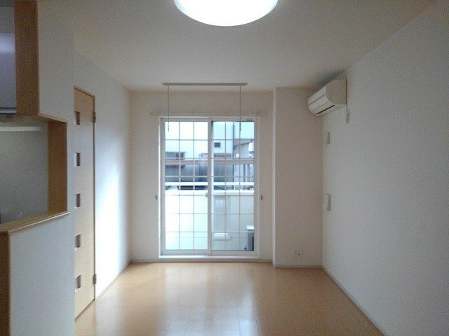 サンエスポワールⅢの居間・リビング