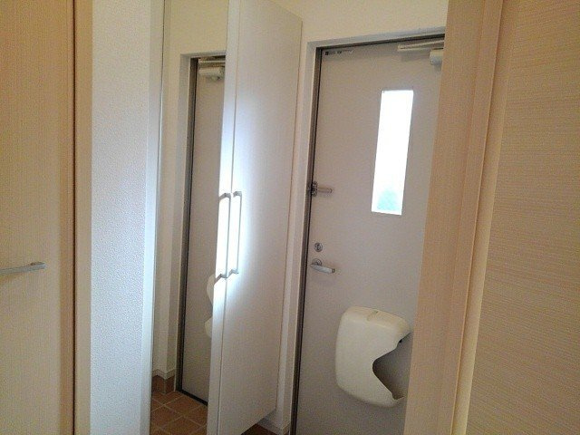 サンエスポワールⅢの玄関