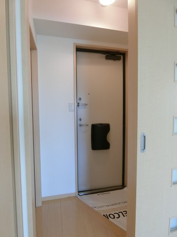 カサブランカの玄関|イメージ101号室の写真（反転あり）