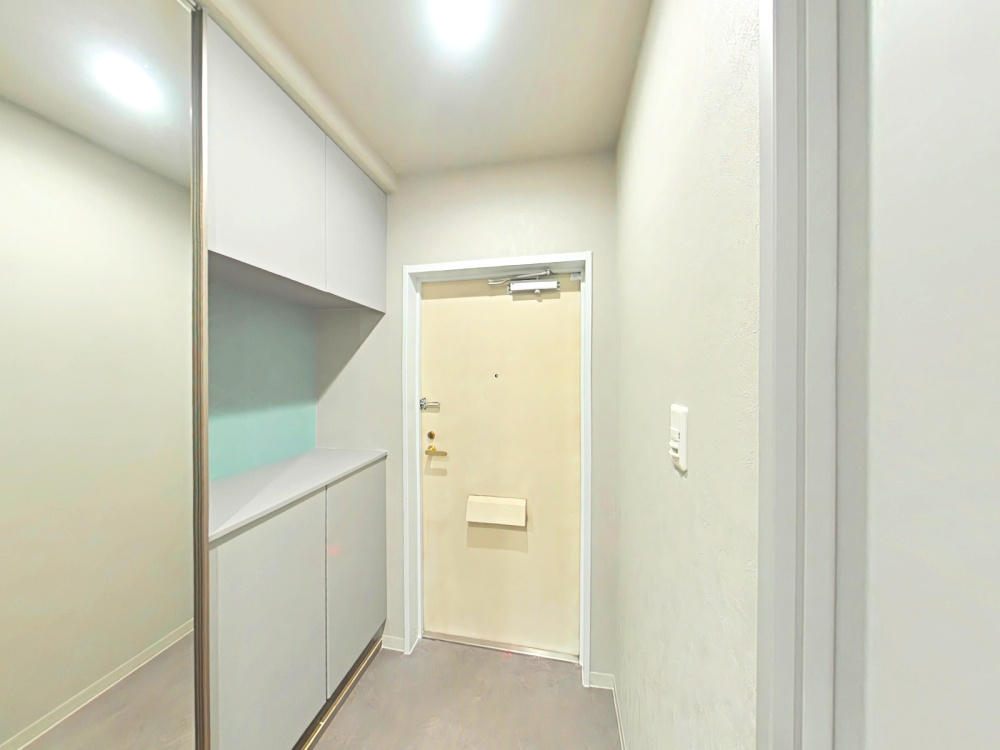 サーパス西古松Iの玄関|・玄関スペース
シューズクローゼット付きです！