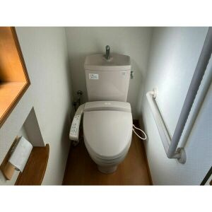 古知野町久保見６６貸家のトイレ