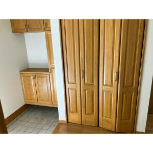 古知野町久保見６６貸家の玄関