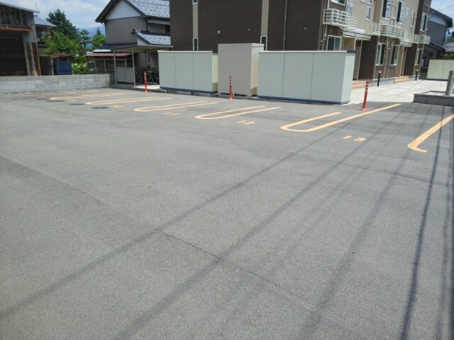 ウッド・ベルの駐車場