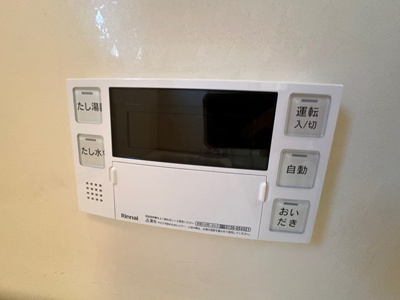 【設備】 | コーポラス坂本 | バスルームは追い焚き機能付きです！いつでもぽかぽかお風呂に入れて一日の疲れもすっきりリフレッシュ♪