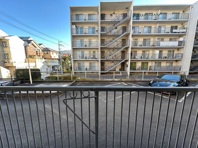 【展望】 | コーポラス坂本 | バルコニーからの眺望です♪目の前は駐車場になっています☆