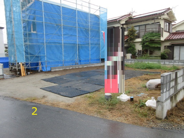 【仲介手数料無料】新築戸建　東松山市美土里町6-11（全2棟）の前面道路含む現地写真