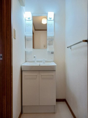 【洗面所】 | クレスト－ル本宮Ｂ | 忙しい朝には欠かせない洗面所です