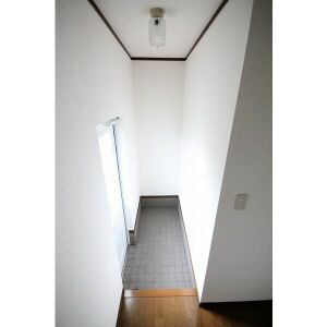 WHITE　BELL　Cのエントランス