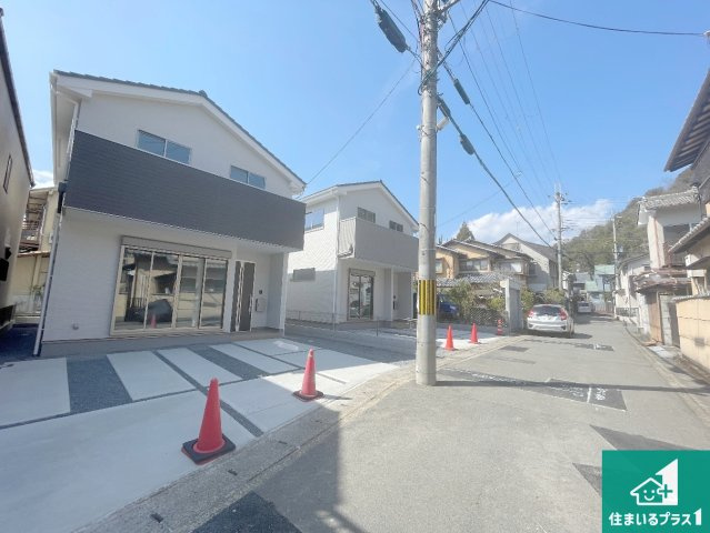 ★5(土)6(日)現地見学可能！★都市左京区修学院千万田町　全2邸の前面道路含む現地写真|周辺は閑静な住宅街！前面道路広々で車の出し入れも便利です。駐車が苦手な方でも安心して車庫入れできます！