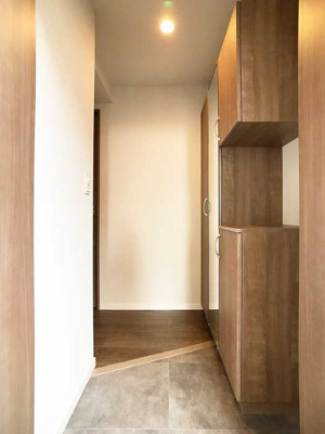 【玄関】 | Lindre長丘 | 203 玄関