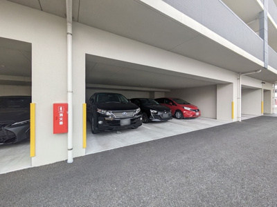 【駐車場】 | Lindre長丘 | 駐車場