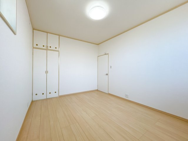 宇土市境目町　戸建ての洋室