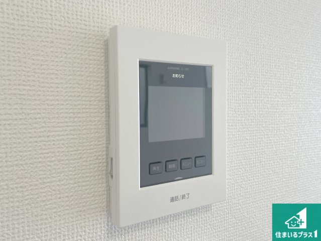 ★現地見学可能！★京都市左京区修学院千万田町　第1期　新築一戸建ての防犯設備|カラーモニターインターホン！声だけでなく来訪者の姿や顔がモニターで確認できるので、小さなお子様がいらっしゃるご家庭でも安心できます！