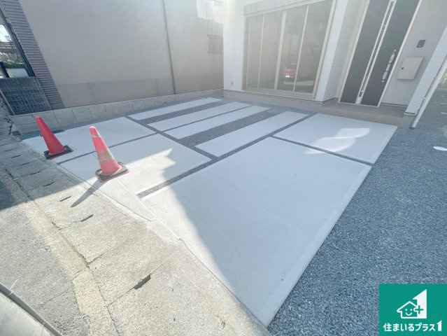 ★現地見学可能！★京都市左京区修学院千万田町　第1期　新築一戸建ての駐車場|駐車スペース！散水栓があるので、こまめに愛車を洗えます！