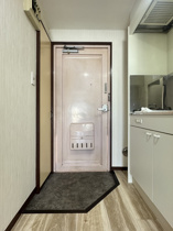 毎日通る玄関はこちらです