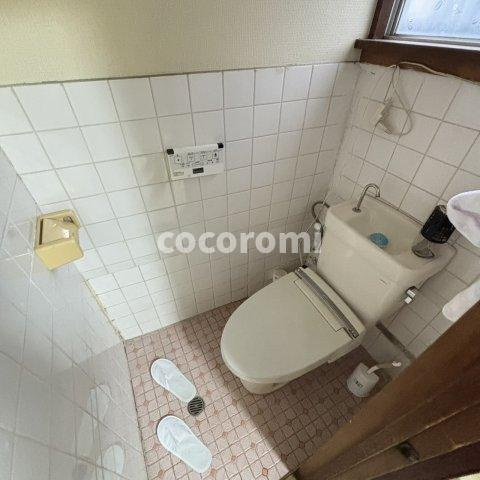 大久保町車庫付きテラスのトイレ