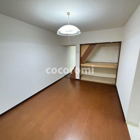 大久保町車庫付きテラスの内装