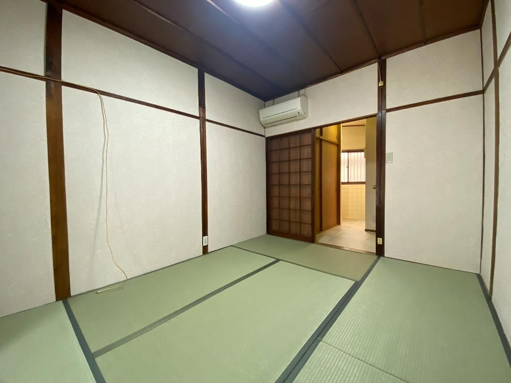 金田町2丁目貸家の収納