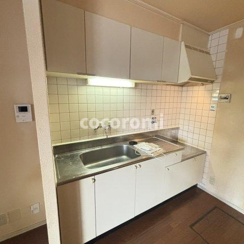 車庫付きメゾネットのキッチン