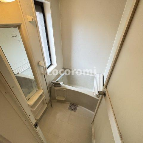 車庫付きメゾネットの浴室