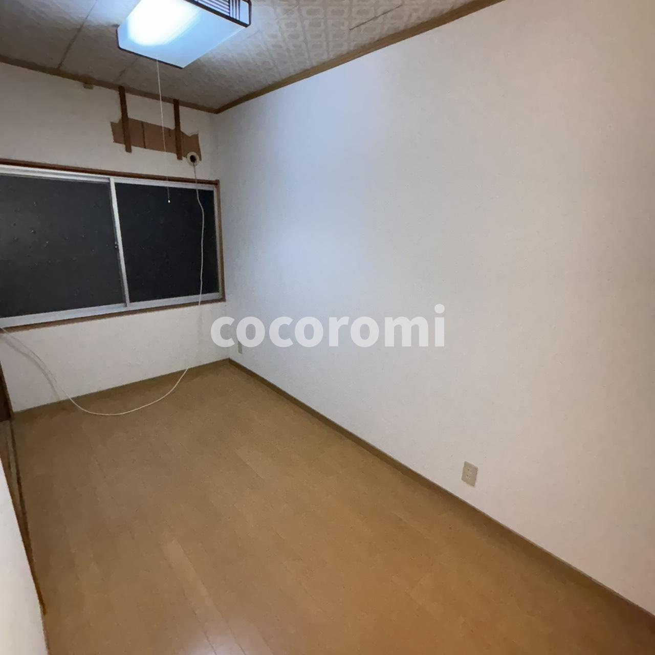 月出町貸家の洋室