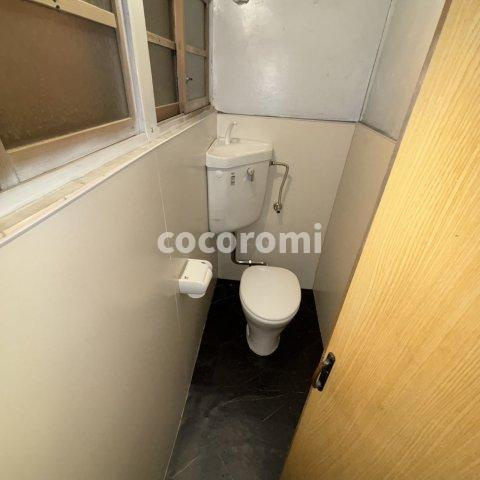 月出町貸家のトイレ