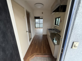 収納もある玄関です