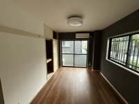 使い勝手のいい洋室です