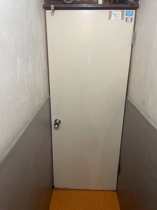 毎日通る玄関はこちらです