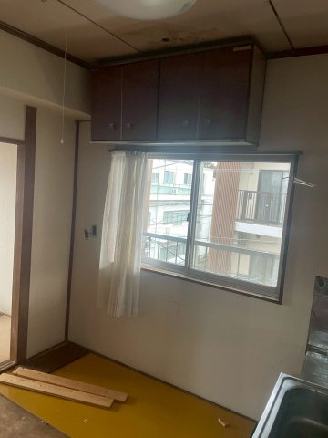 こちらの居間で趣味の時間をお楽しみください