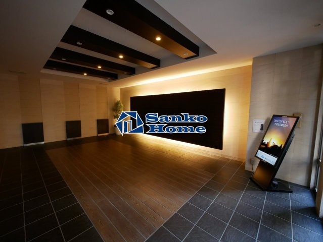 レジディア上野御徒町のロビー