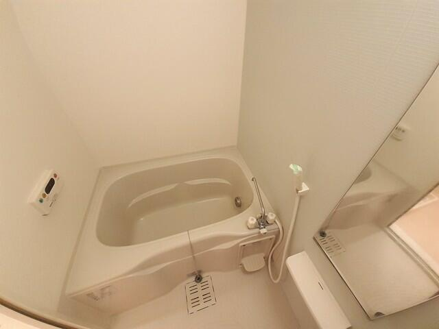 川崎市麻生区黒川の賃貸マンションの浴室|日々の疲れを癒すお風呂付です