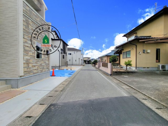 合志市須屋第15-2棟(2号棟)の前面道路含む現地写真|前面道路です。