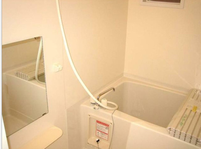 【浴室】 | グランソレイユ | バス・トイレ別で快適です
