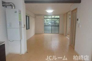 柏崎市常盤台のアパートの居間・リビング