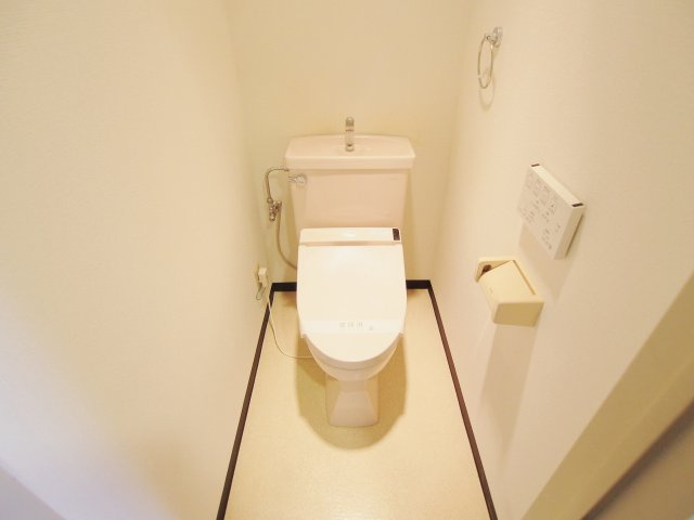 溝手ビルのトイレ